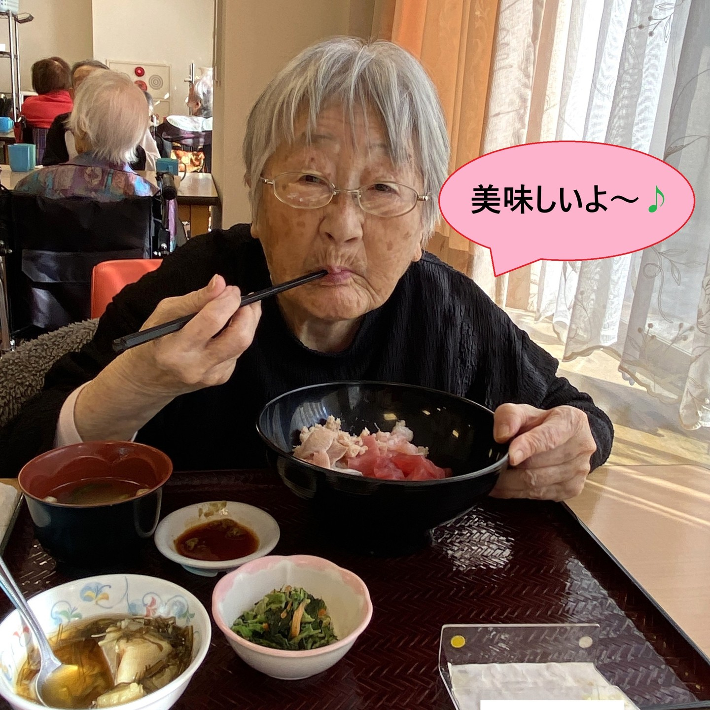 【海の恵み丼】特別食～♬