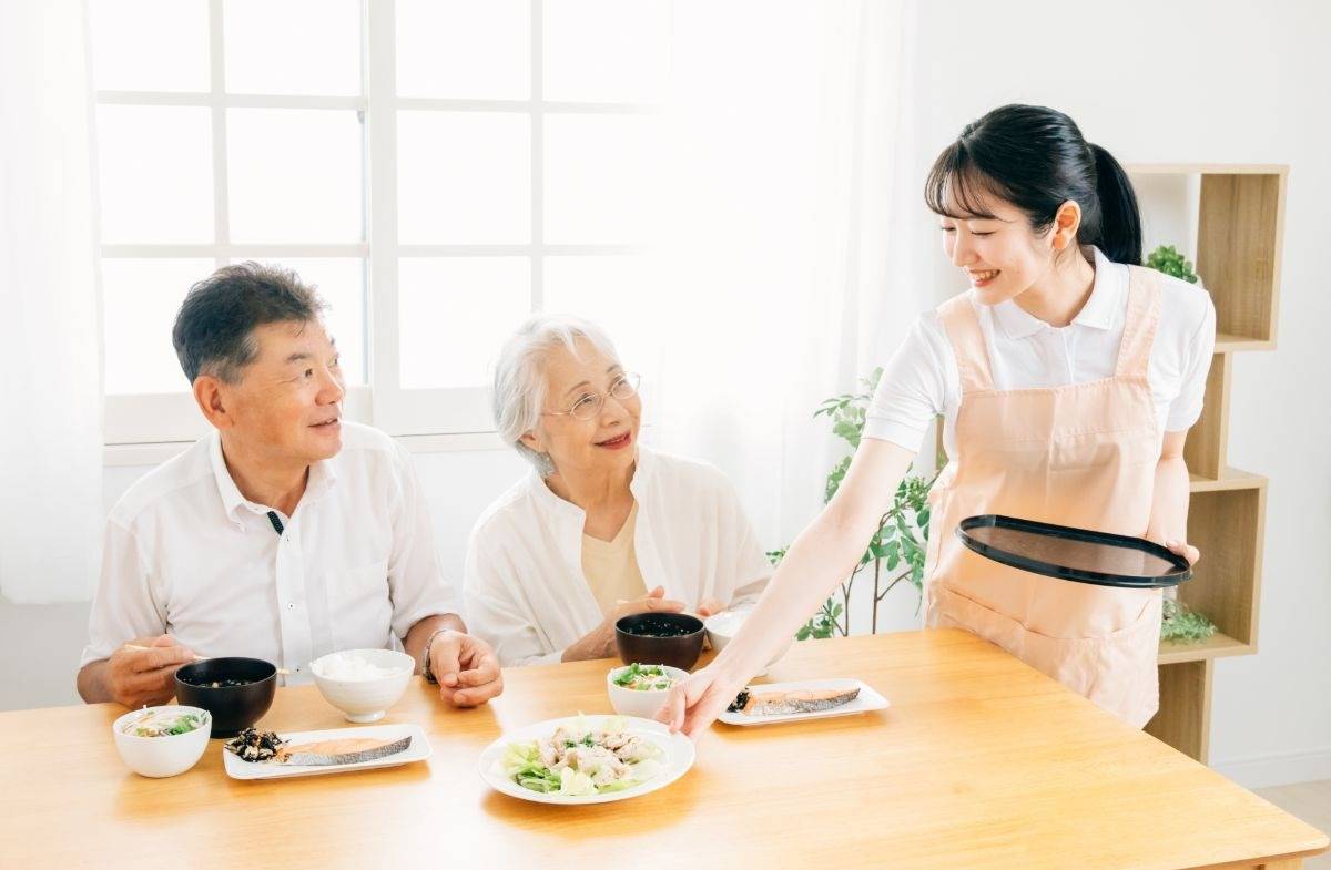 老人ホームで喜ばれる食事メニュー！春を感じる栄養満点な食事提案