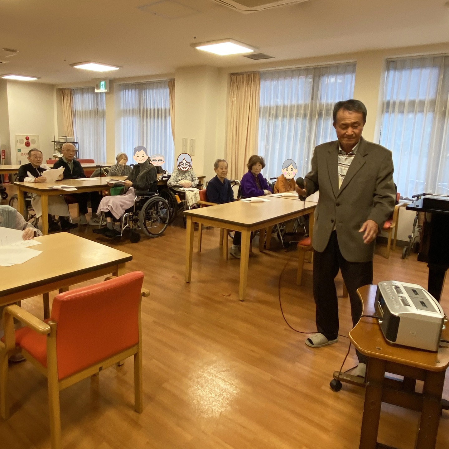 【歌　スタッフレク】