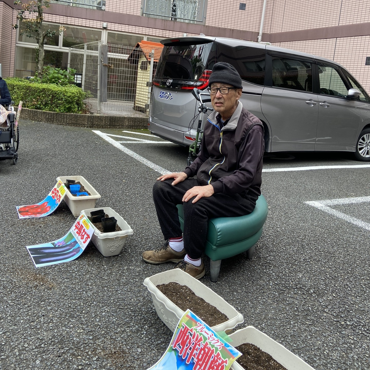 【夏に向けて　種まき！】